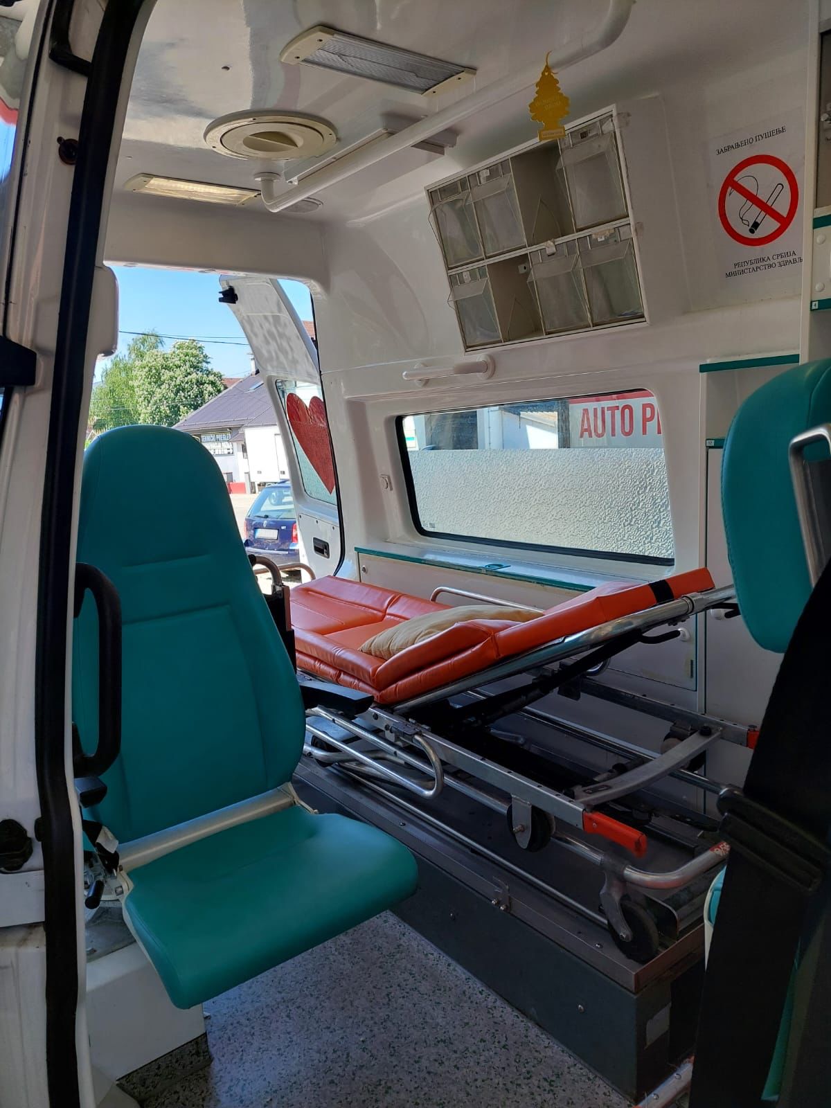 Sanitetsko vozilo 2 - oprema